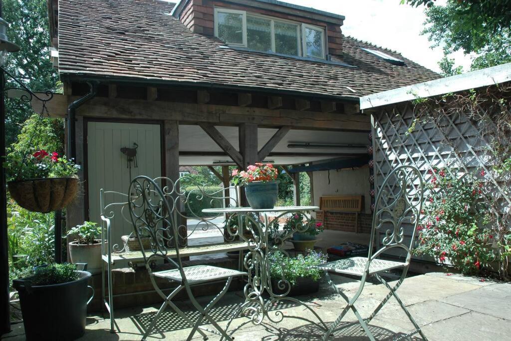 Cowslip Barn Annexe, Countryside Stay Near Chichester Esterno foto